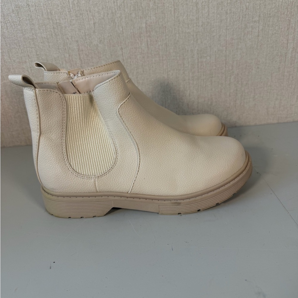Cat & Jack Girls Zita Zipper Chelsea Boots size 4